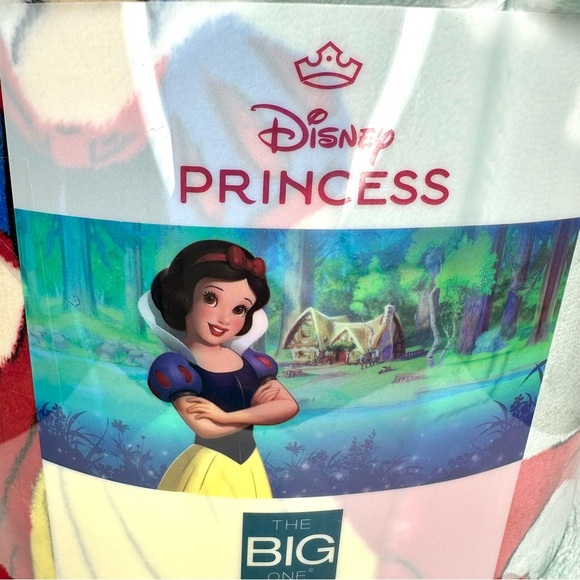 Disney Snow White Plush Throw Blanket 60 x 72 - Picture 3 of 5